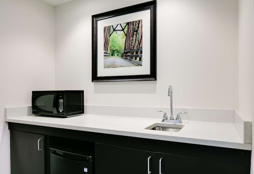 فندق Hampton Inn & Suites Kenosha