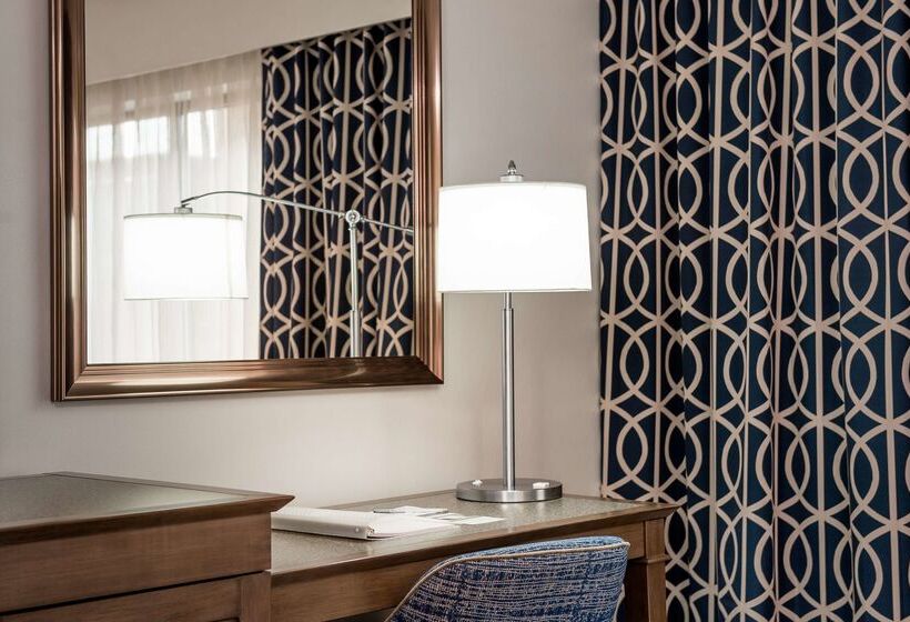 فندق Hampton Inn & Suites La Crosse Downtown