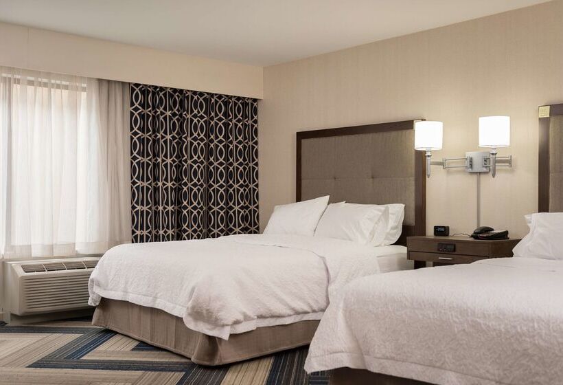 ホテル Hampton Inn & Suites La Crosse Downtown