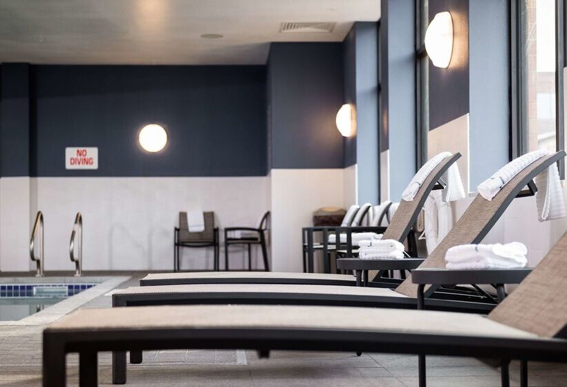 فندق Hampton Inn & Suites La Crosse Downtown