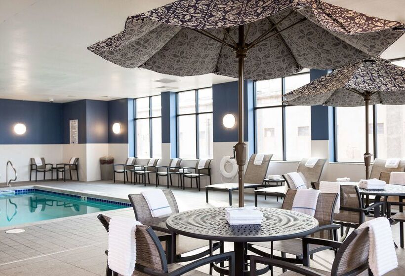 فندق Hampton Inn & Suites La Crosse Downtown