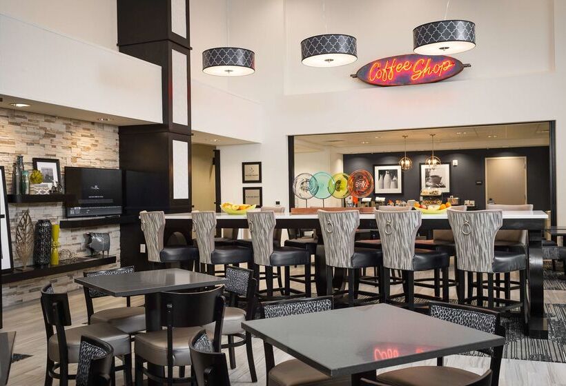 هتل Hampton Inn & Suites La Crosse Downtown