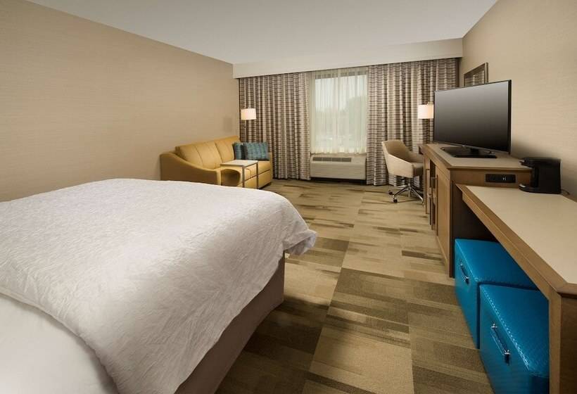Отель Hampton Inn & Suites Syracuse/carrier Circle