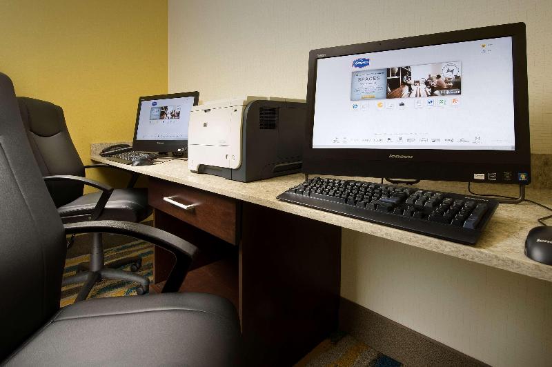 Отель Hampton Inn & Suites Syracuse/carrier Circle