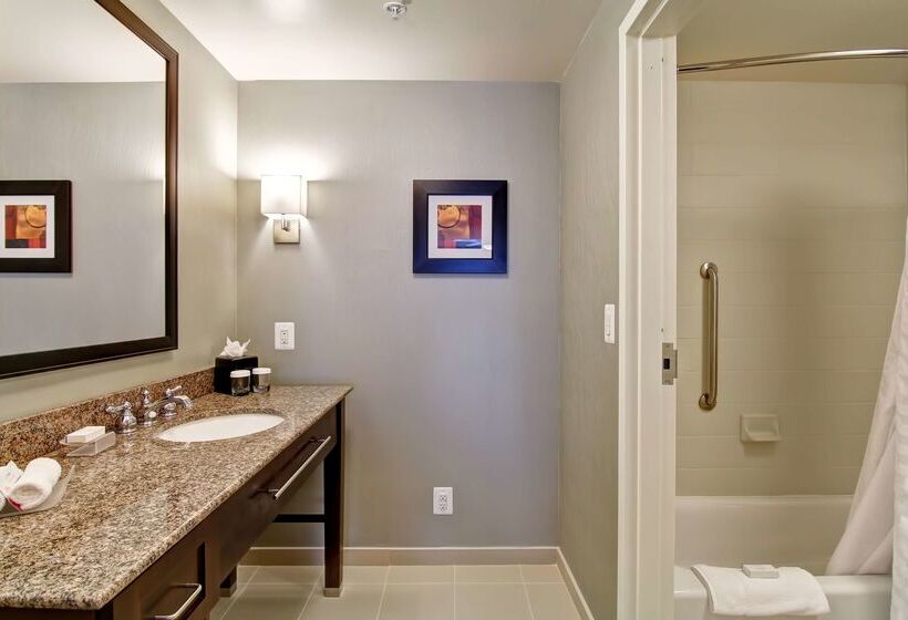 فندق Homewood Suites By Hilton Woodbridge