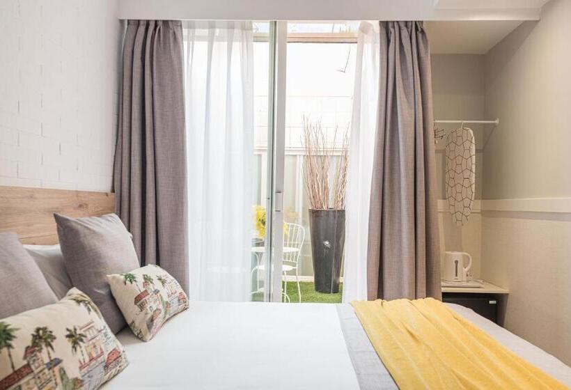 Отель Bypillow House