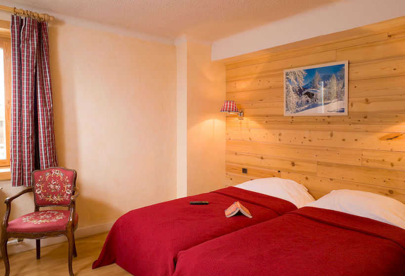 Отель Madame Vacances Hôtel Le Christina