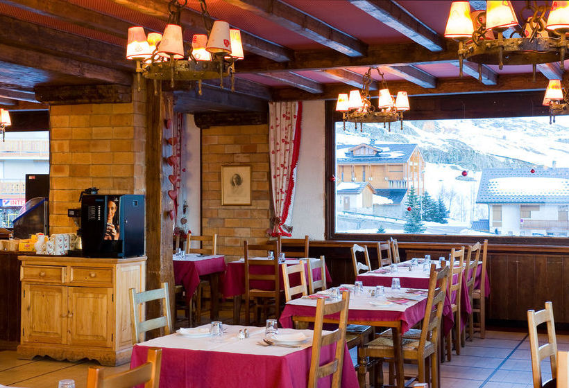 Отель Madame Vacances Hôtel Le Christina