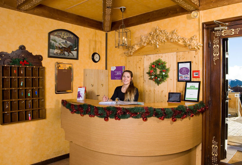 Отель Madame Vacances Hôtel Le Christina