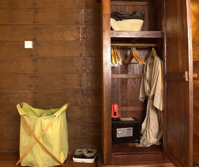 בית מלון כפרי Kajane Tulamben Bali