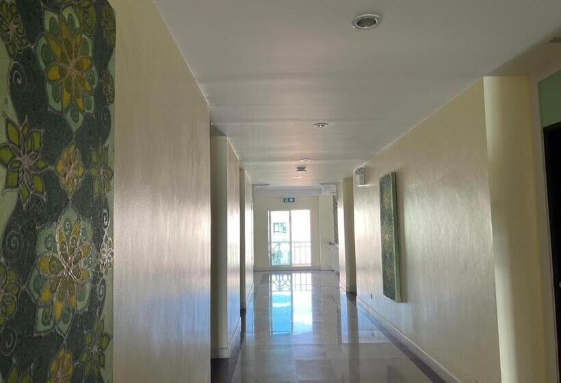 ホテル Krabi Front Bay Resort