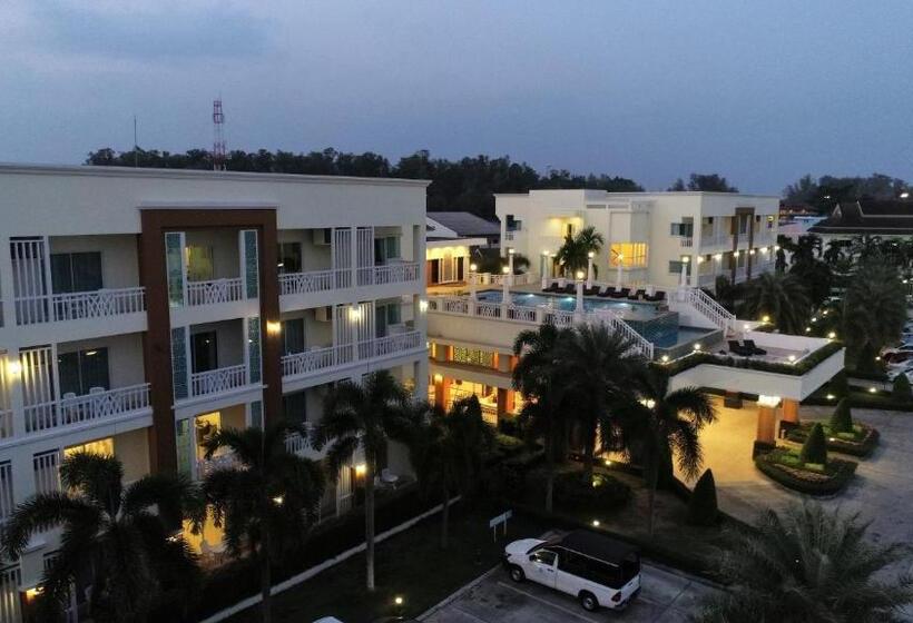 호텔 Krabi Front Bay Resort