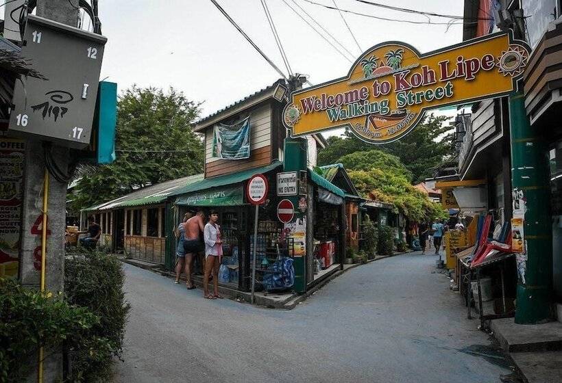 호텔 Lipe Banyan Apartments