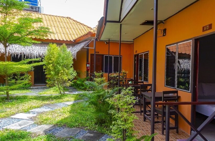 호텔 Lipe Banyan Apartments