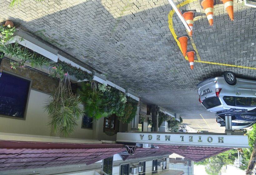 ホテル Mega Proklamasi