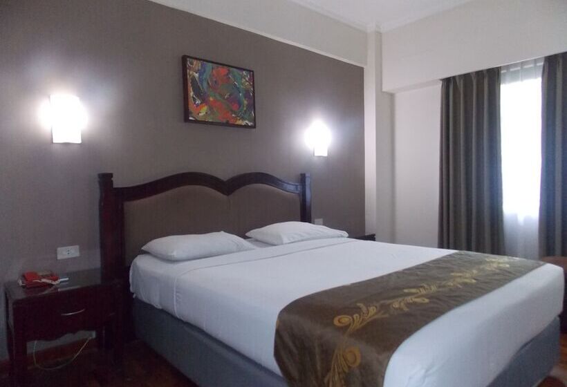 ホテル Mega Proklamasi