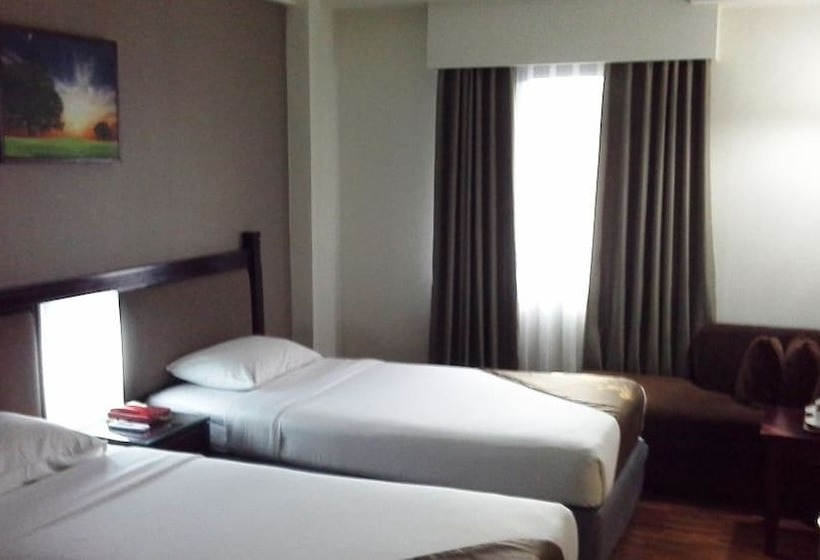 ホテル Mega Proklamasi