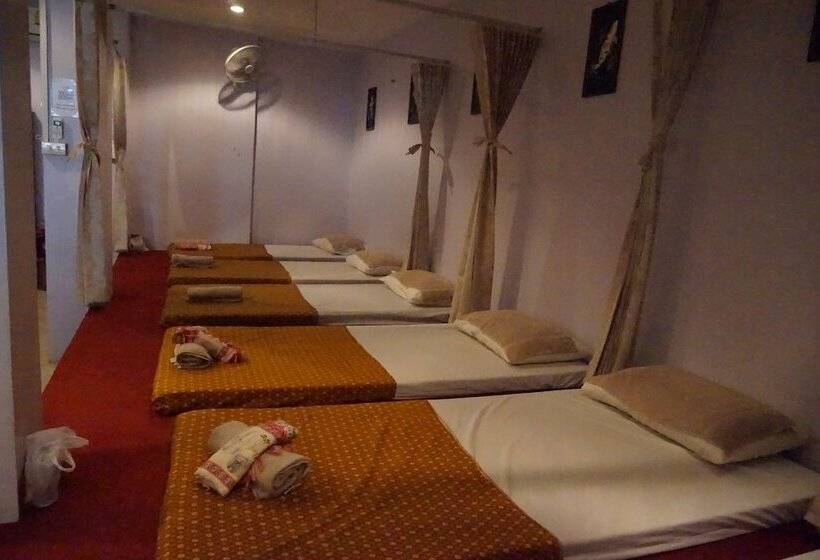 호텔 Number 1 Guesthouse & Restaurant