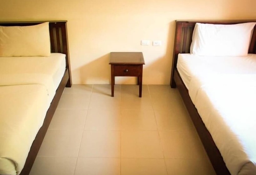 هتل Number 1 Guesthouse & Restaurant