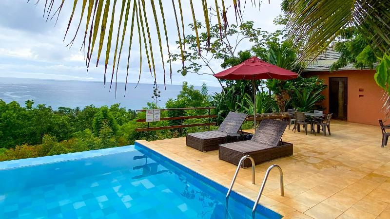 هتل On Vacation Acantilado De La Tierra