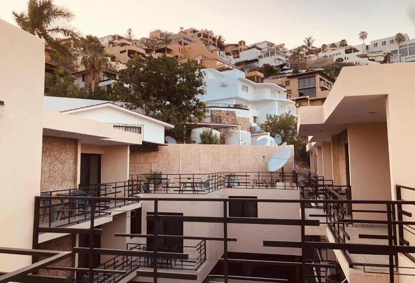 Отель Pedregal Suites Marina And Downtown