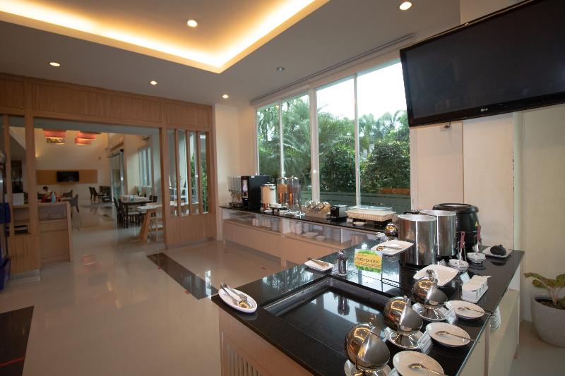 Phavina Hotel Rayong Sha Extra Plus