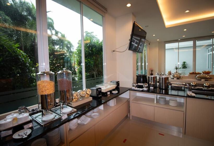 Phavina Hotel Rayong Sha Extra Plus