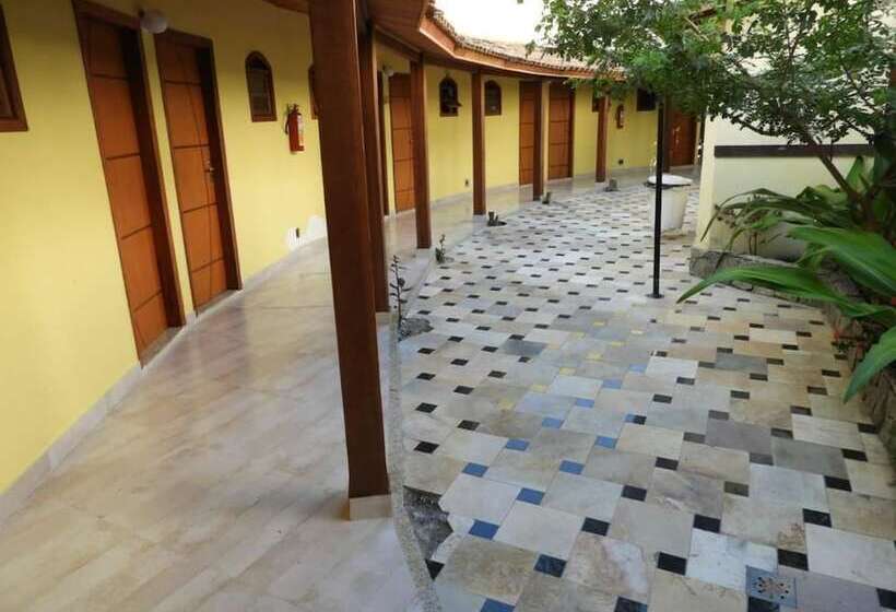 هتل Casa Dos Arcos Bed And Breakfast