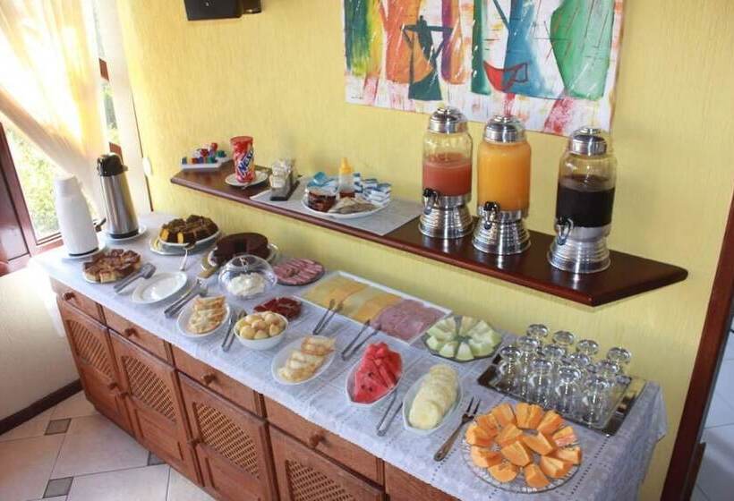 هتل Casa Dos Arcos Bed And Breakfast