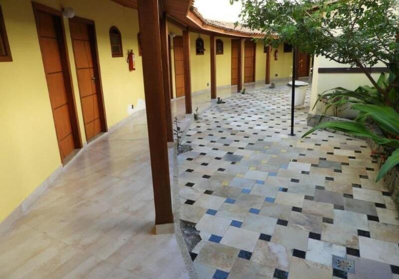 هتل Casa Dos Arcos Bed And Breakfast