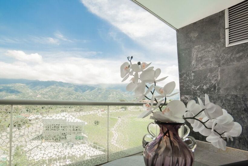 هتل Punta Diamante Premium