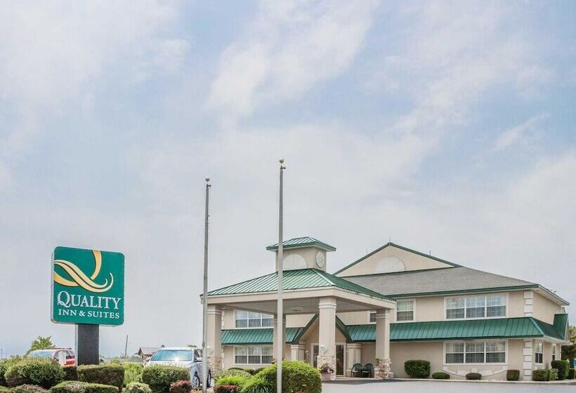 בית מלון כפרי Quality Inn & Suites