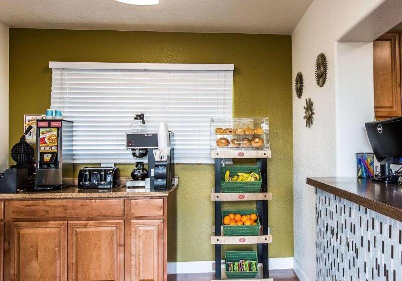 ホテル Rodeway Inn Downtown Hanford