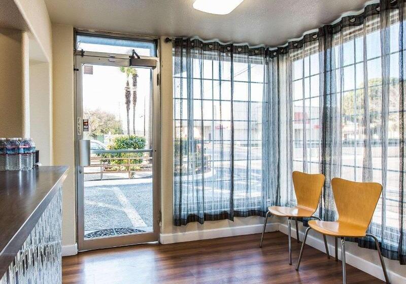 ホテル Rodeway Inn Downtown Hanford