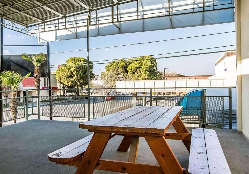 ホテル Rodeway Inn Downtown Hanford