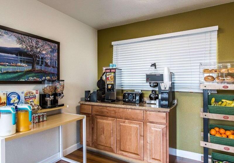 ホテル Rodeway Inn Downtown Hanford