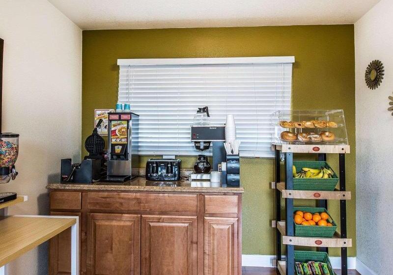 ホテル Rodeway Inn Downtown Hanford