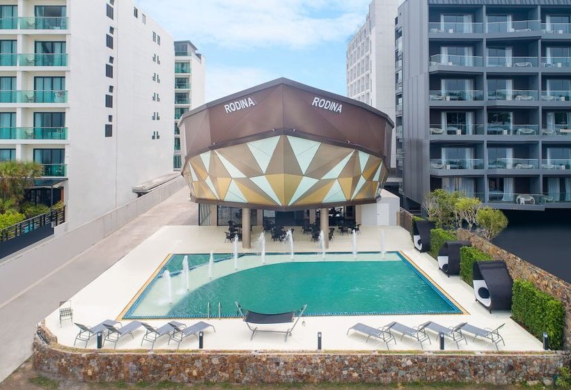 هتل Rodina Beach