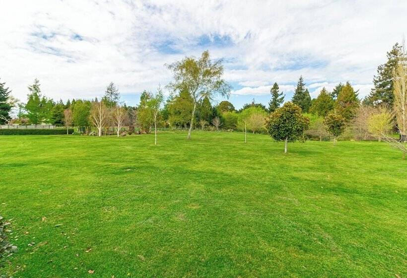 בית מלון כפרי Ruapehu Country Lodge