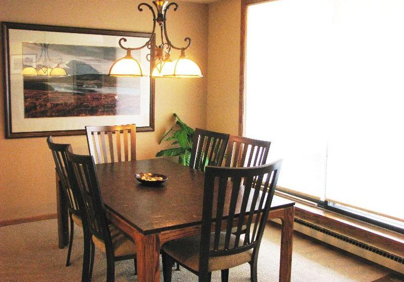 酒店 Snowblaze Resort & Athletic Club