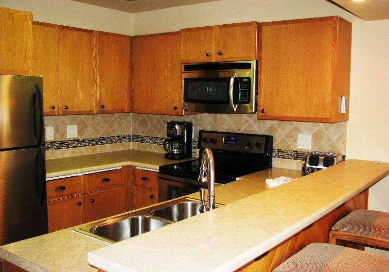 酒店 Snowblaze Resort & Athletic Club