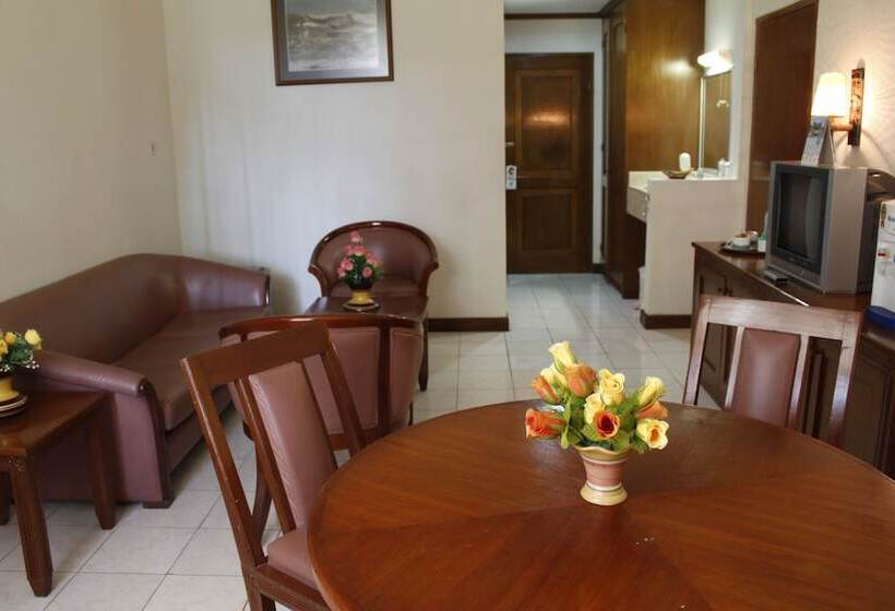 호텔 Surya Pesona Beach