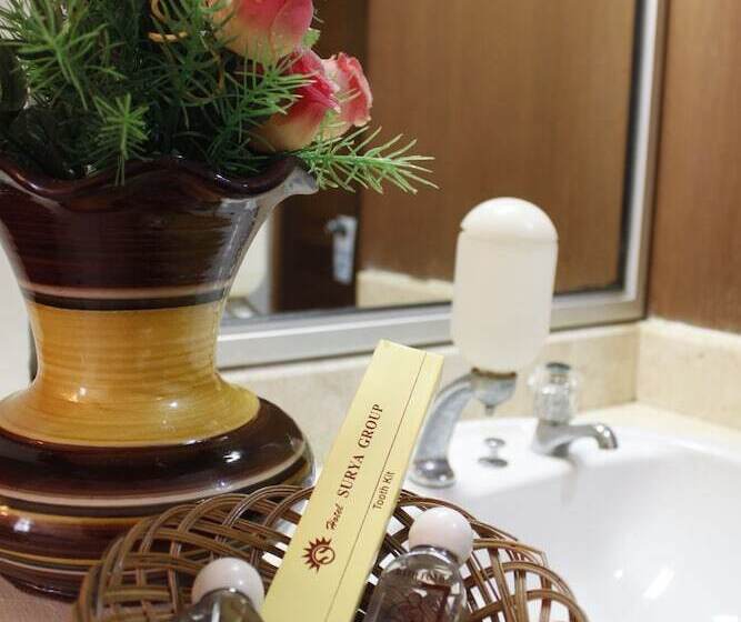 호텔 Surya Pesona Beach