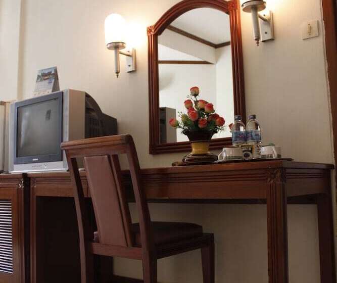 호텔 Surya Pesona Beach