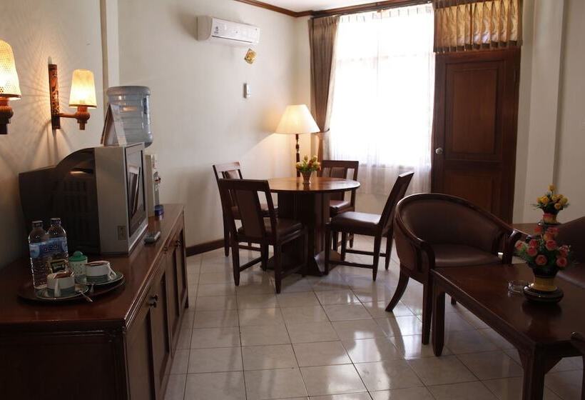 هتل Surya Pesona Beach