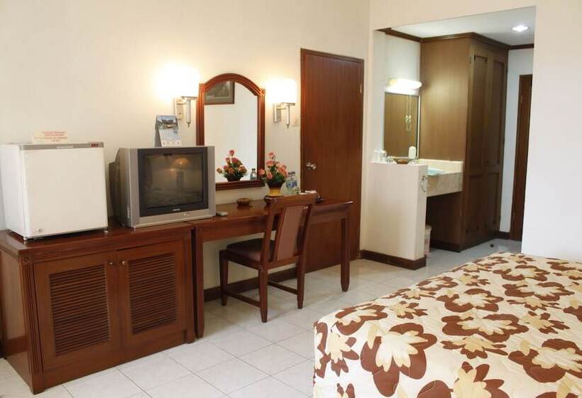 هتل Surya Pesona Beach