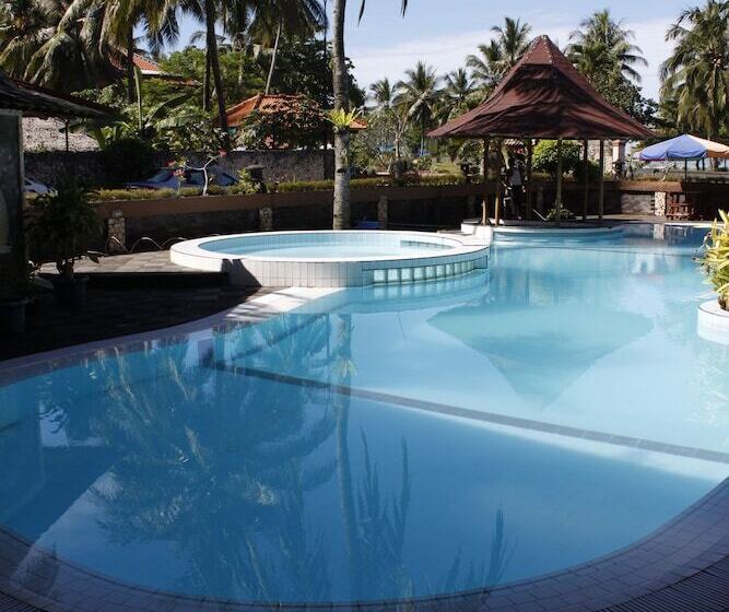 호텔 Surya Pesona Beach