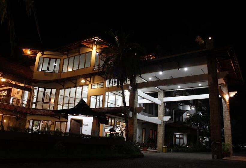 هتل Surya Pesona Beach