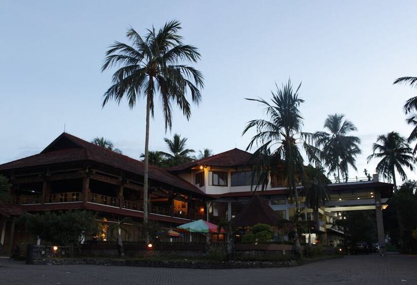 호텔 Surya Pesona Beach