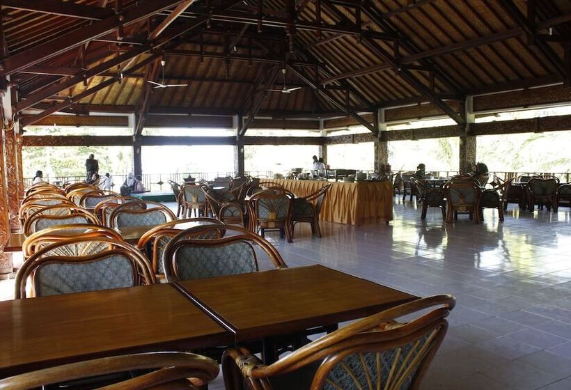 호텔 Surya Pesona Beach